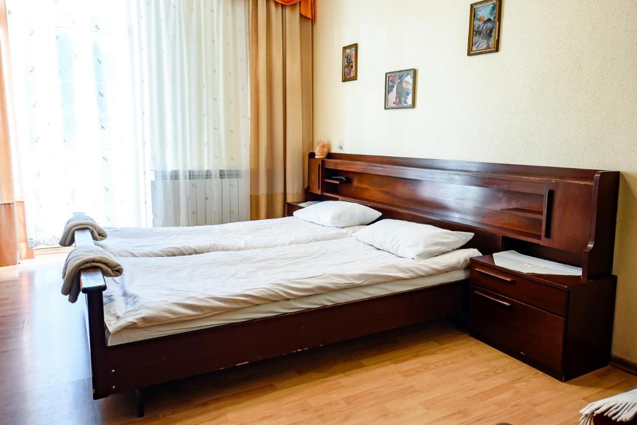 Willa Flora Krynica Zdroj Buitenkant foto